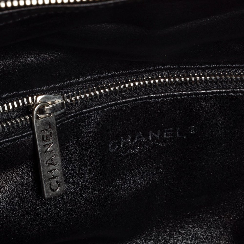 Chanel Wooled Python Large Zip Tote - Picture 2 of 14